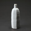 Bouteille céramique en porcelaine émaillée blanc satiné