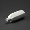 Bouteille céramique en porcelaine émaillée blanc satiné