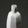 Bouteille céramique en porcelaine émaillée blanc satiné