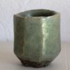 yuno celadon face 2 | Chris Gullon | Yunomi céladon | Produit | Terre et Terres | 8 mai 2023