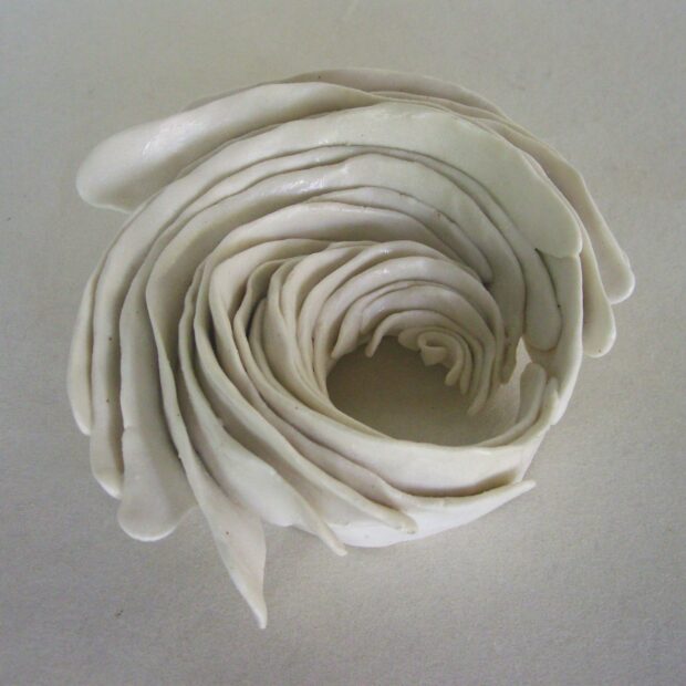 souffle blanc | Manon Berthellot | Souffle | Produit | 15,00 € | 7035 | Tasse en grès blanc | Circaterra Céramique - Hilde Segers | Terre et Terres | 18 décembre 2024