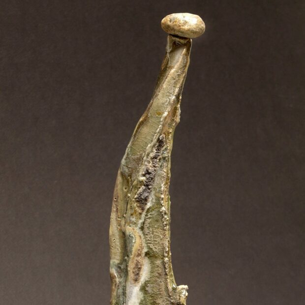 2015 06 9615 carre | Sylviane Perret | Walking stone. I. | Produit | 85,00 € | Sylviane Perret - Atelier Céramique de Saint-Amans | Terre et Terres | 8 décembre 2025