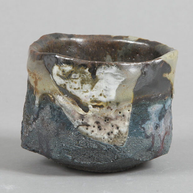 Mineral 25 11 | Sylviane Perret | Minéral 25/11 | Produit | 35,00 € | 6344 | Pigeons d’argile sérigraphiés à l’engobe et émaillés. | Nathalie Charrié - Artiste céramiste | Terre et Terres | 3 décembre 2025